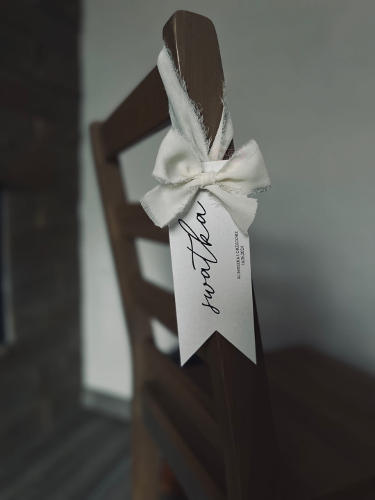 Zawieszka na krzesło weselne – oznaczenie miejsca dla wyjątkowej osoby | Cacy Handmade