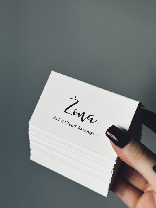 Winietka personalizowana stojąca – klasyczna z opisem gościa